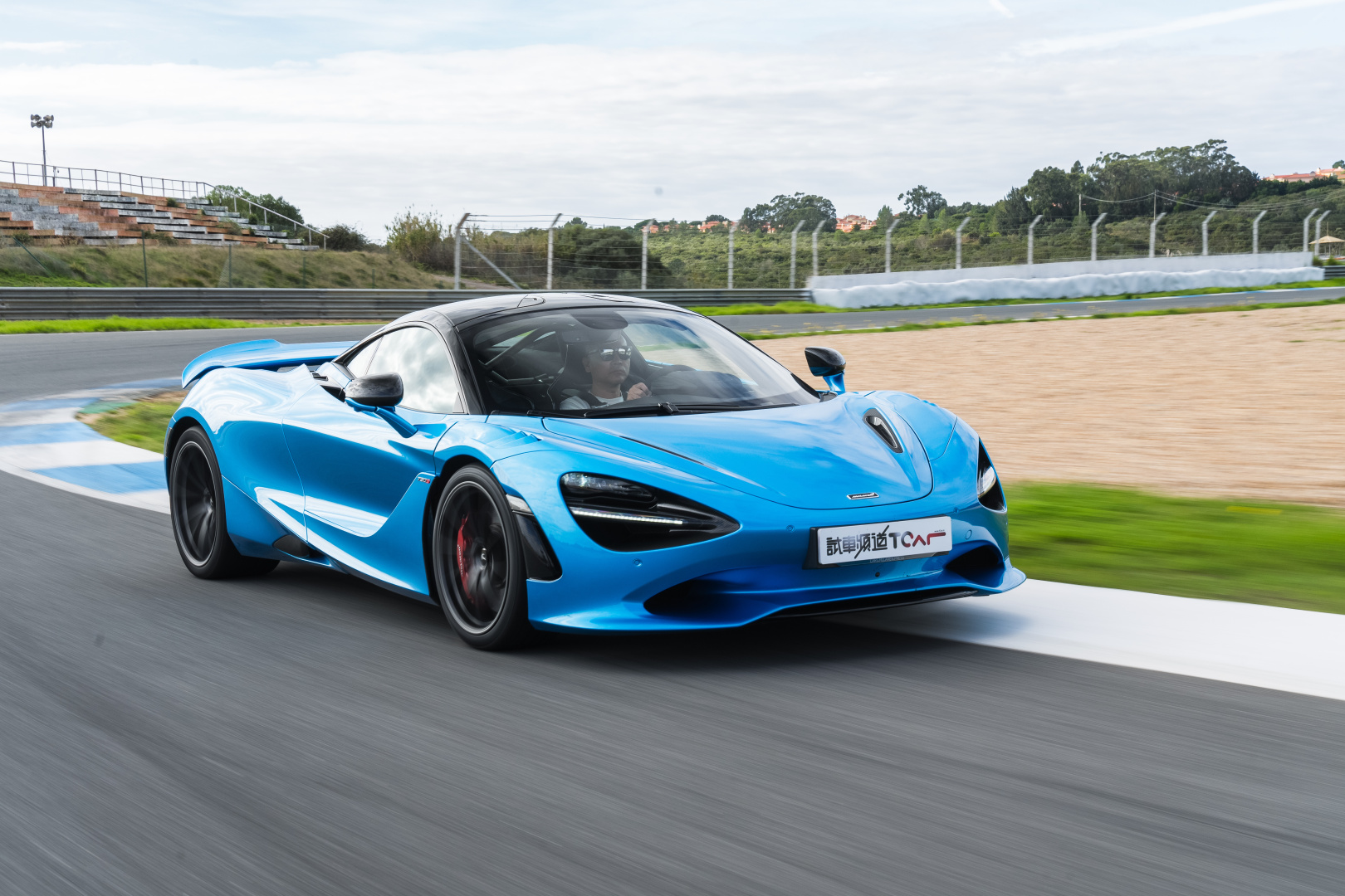 SMALL_McLaren_750S_TheDrive-1334